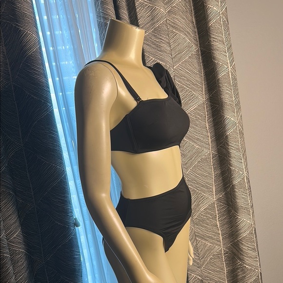 Shade & Shore Black One-Shoulder Swimsuit - Picture 4 of 8